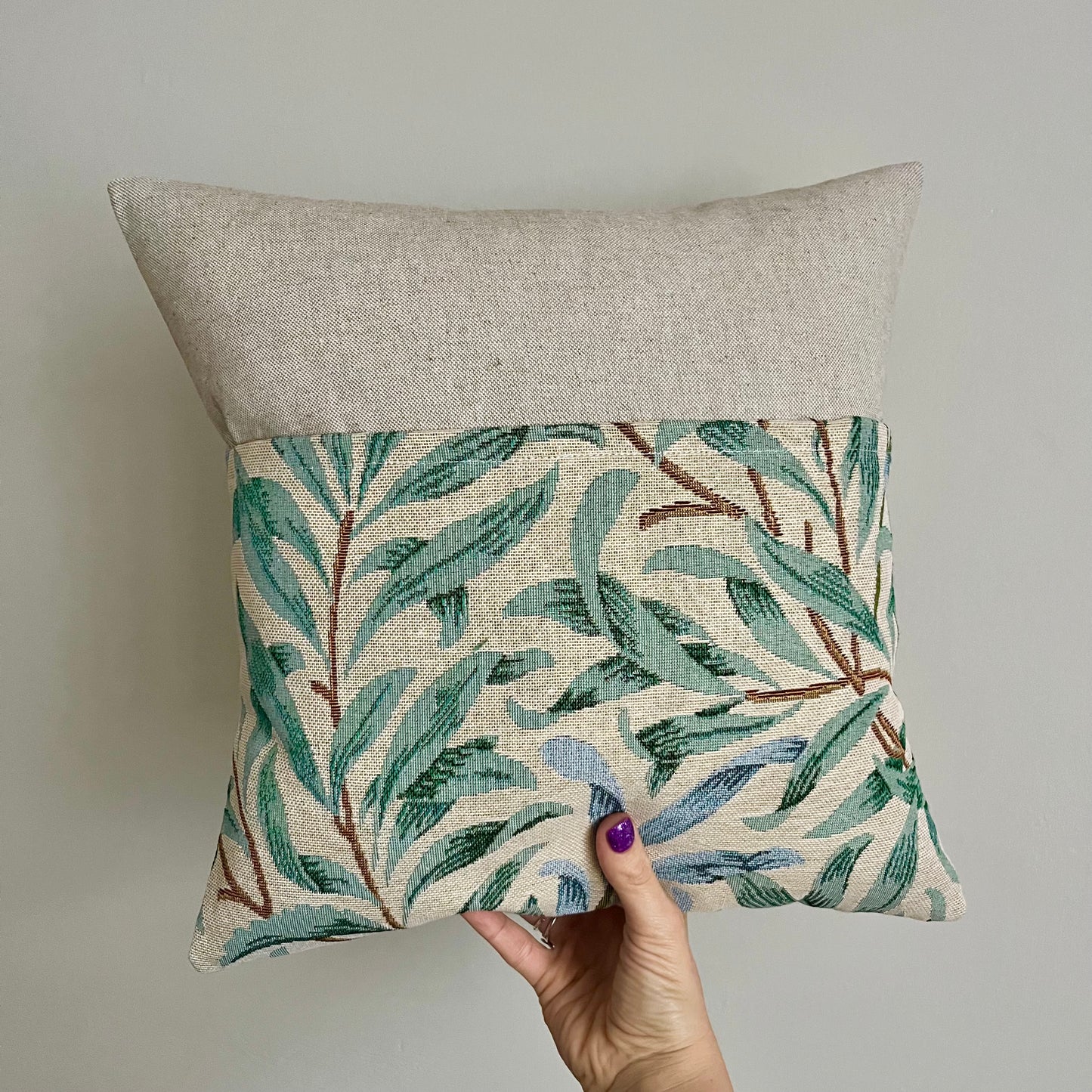 William Morris Reading Cushion - Willow Bough